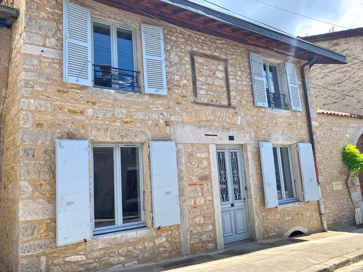 Gite Cosy Avec Jacuzzi Classe 3 Etoiles Poncin Exteriör bild