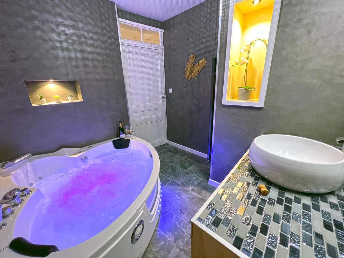 Gite Cosy Avec Jacuzzi Classe 3 Etoiles Poncin Exteriör bild